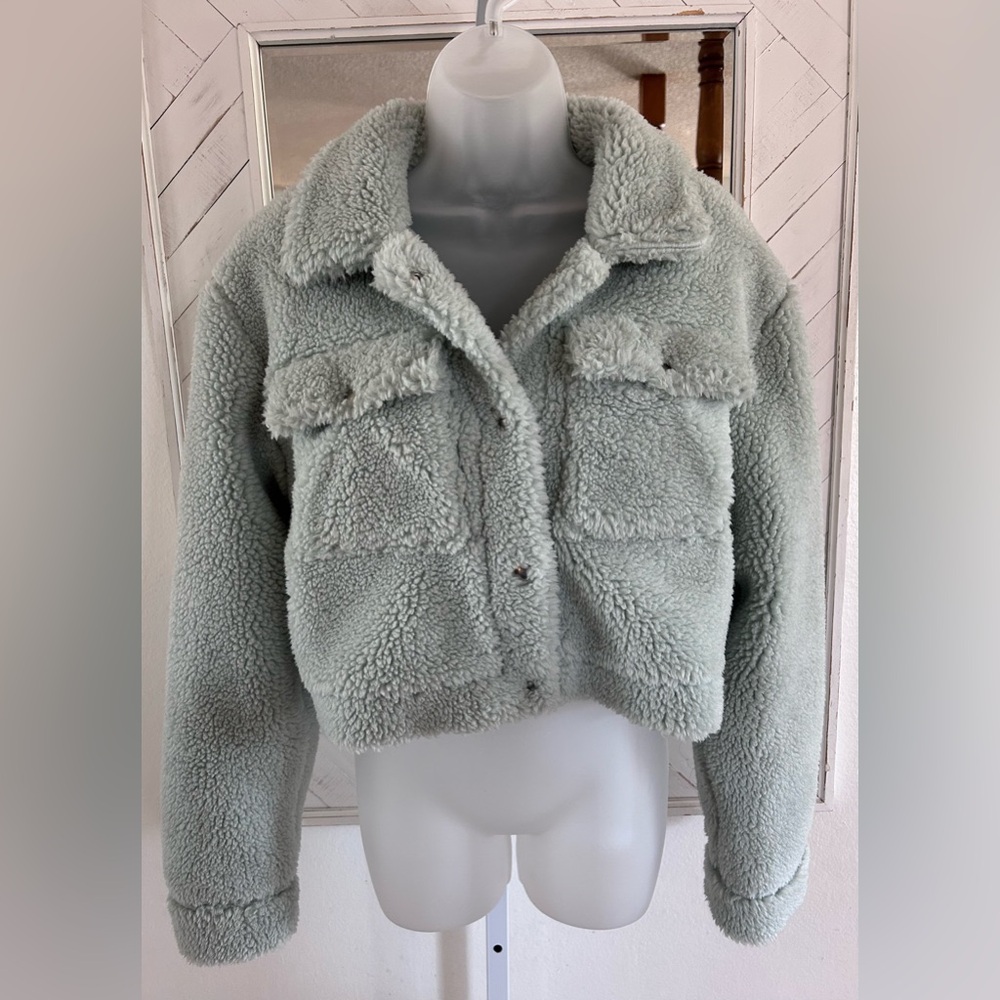 Forever 21 Faux Fur Sherpa Light Baby Blue Cropped Jacket  Women's Size Medium